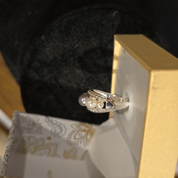 INC ring - Picture 2 of 4